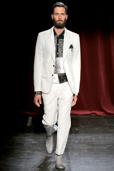 Look 23